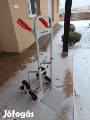 Eladó lépcső járó