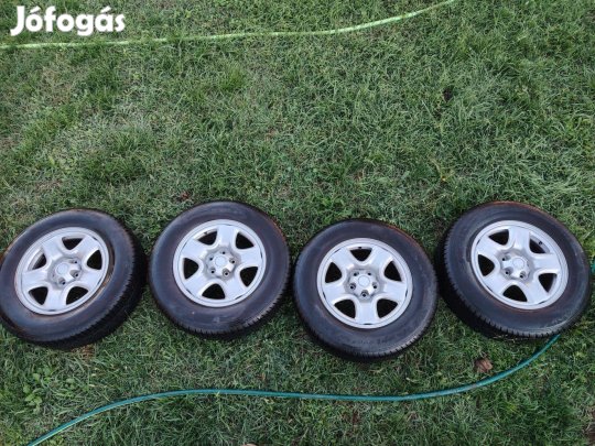 Eladó lett 4db Téligumi acélfelnivel