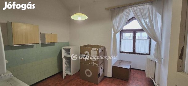 Eladó liftes lakás, Debrecen belvárosában
