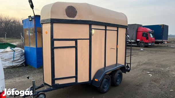 Eladó lószállító