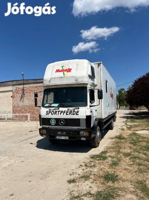 Eladó lószállító teherautó