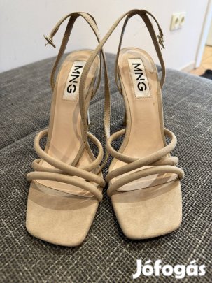Eladó mango szandál