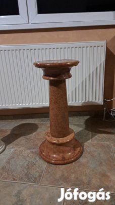 Eladó márvány virágtartó 