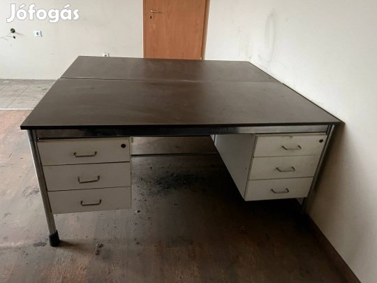 Eladó masszív irodai íróasztal