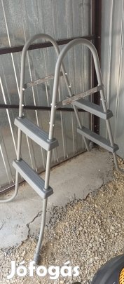 Eladó medence létra