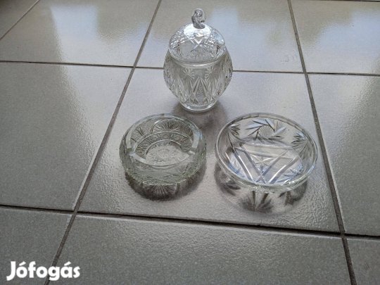 Eladó metszett kristály együttes