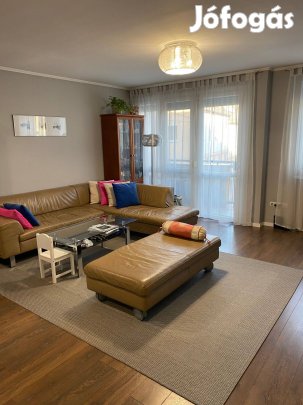 Eladó modern, társasházi lakás a Selyem utcán