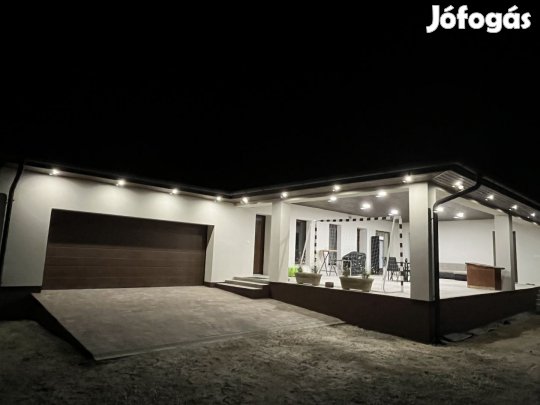 Eladó modern családi ház Péteriben