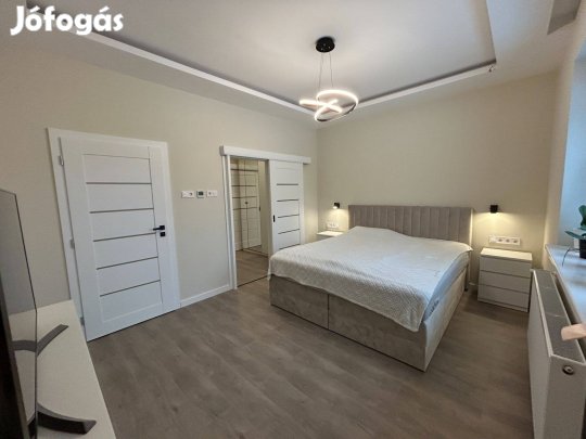 Eladó modern egyszintes családi ház Köntöskert városrészben! Jó vétel!