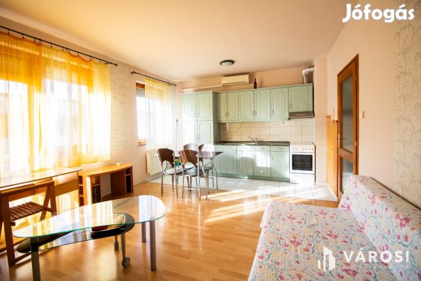 Eladó modern garzon Békéscsaba szívében