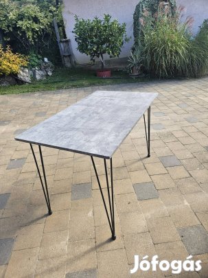Eladó modern stílusú asztal (70x120 cm)