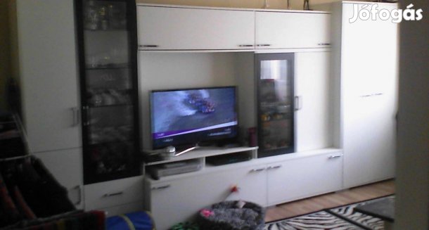 Eladó modern szekrénysor