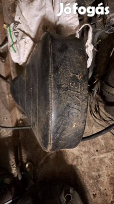 Eladó motoralkatrészek