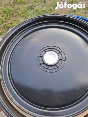 Eladó műanyag 120 l hordó