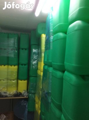 Eladó műanyag 25 Literes kannák