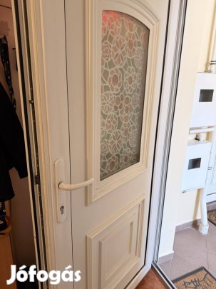 Eladó műanyag bejárati ajtó, tok nélkül