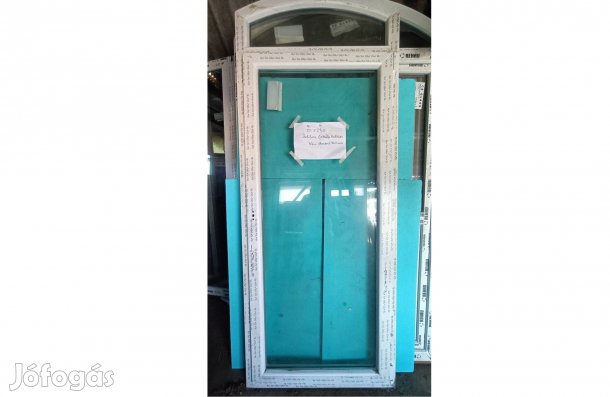 Eladó műanyag boltíves erkélyajtó