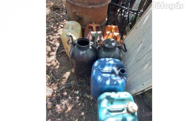 Eladó műanyag kannák Egyben