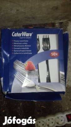 Eladó műanyag villák, kések