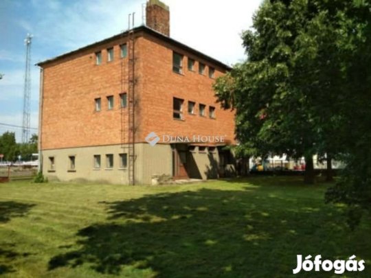 Eladó munkásszálló Biharkeresztesen, Románia-Ártánd határ mellett
