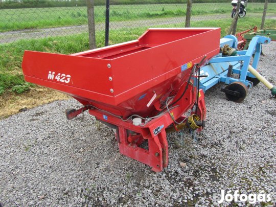 Eladó műtrágyaszóró 1800kg. hidr