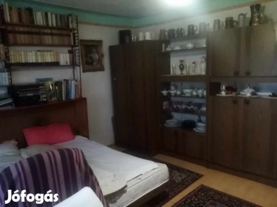 Eladó nagy családi ház Mánfán