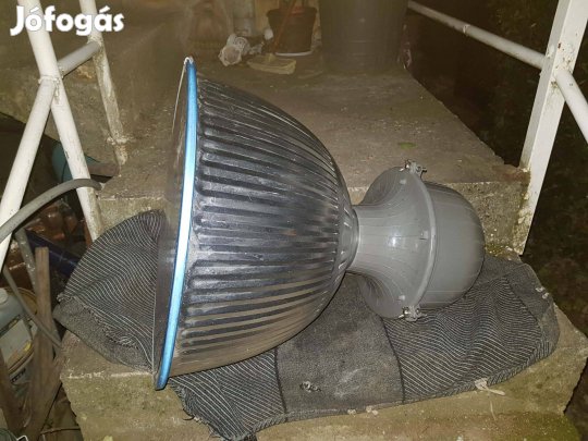 Eladó nagy csarnok lámpa csarnoklámpa