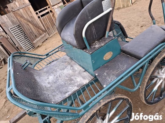 Elado nagylovas maratonkocsi