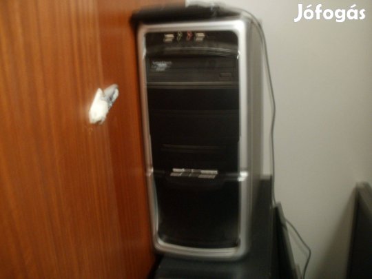 Eladó nagyon jó állapotban lévő 2 db Számítógép 3 db monitorral