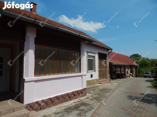 Eladó nagypolgári ház Mezőcsokonyán-