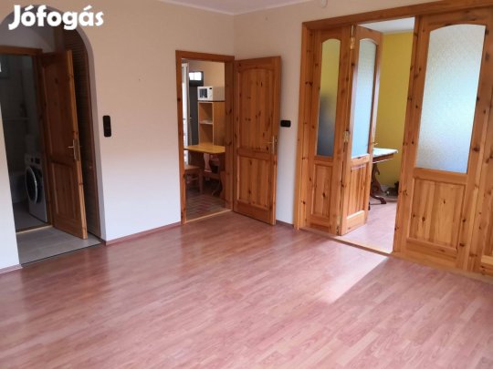 Eladó nappali+3 szobás, azonnal költözhető családi ház