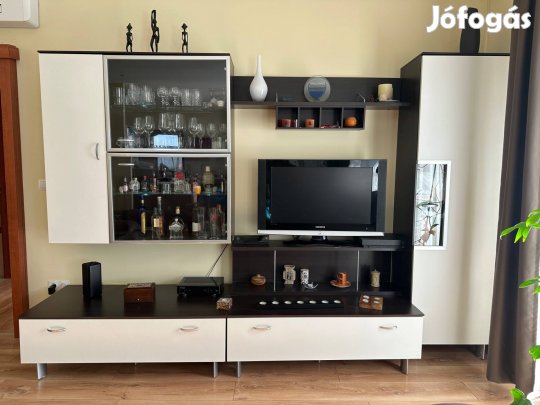Eladó nappali szekrény