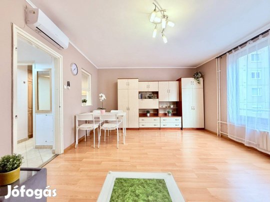 Eladó nappali szekrénysor