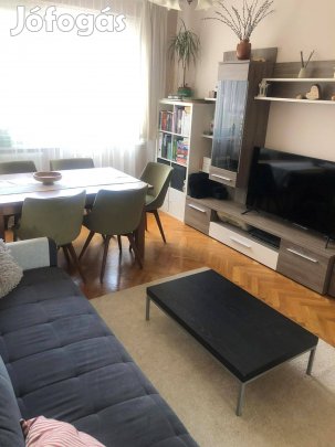 Eladó négy szobás lakás Székesfehérvár belvárosában