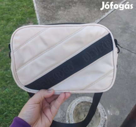 Eladó női Devergo oldaltáska