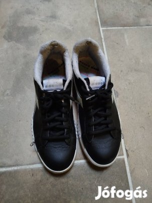Eladó női Diadora sport cipő