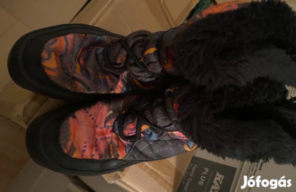 Eladó női hótaposó csizma, 40-es