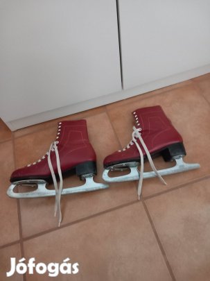 Eladó női jégkorcsolya