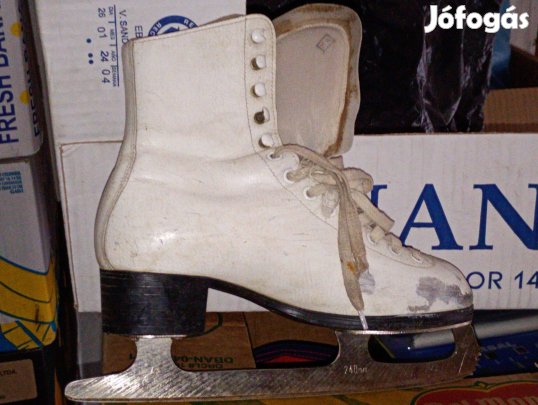 Eladó női retró korcsolya 12000ft óbuda
