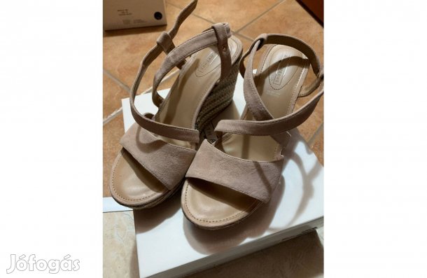 Eladó női szandál, 39-es méretben