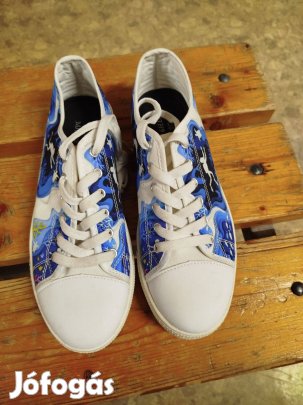 Eladó női tornacipő