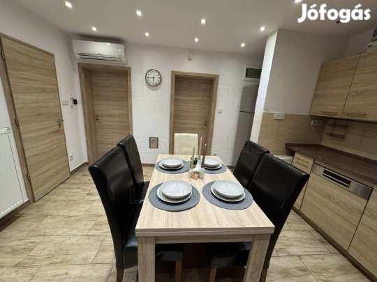 Eladó nyaraló Balatonkenese Alsóréti Üdülőtelepen!