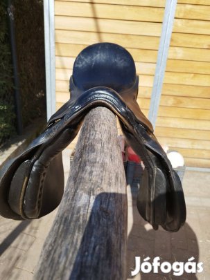Eladó nyereg