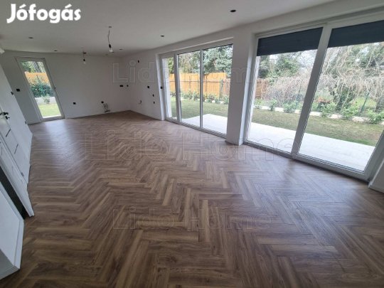 Eladó okosotthon rendszerrel felszerelt családi ház