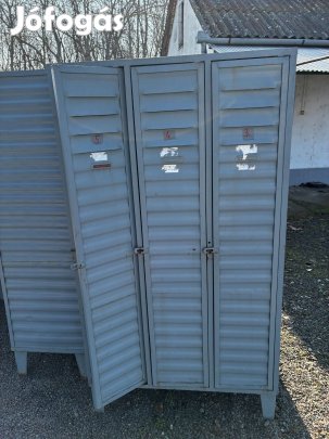 Eladó öltöző szekrény