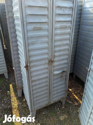 Eladó öltözőszekrény