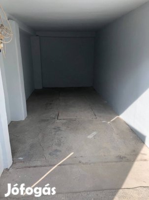 Eladó önálló garázs