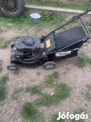 Eladó önjáróvá fűnyíró