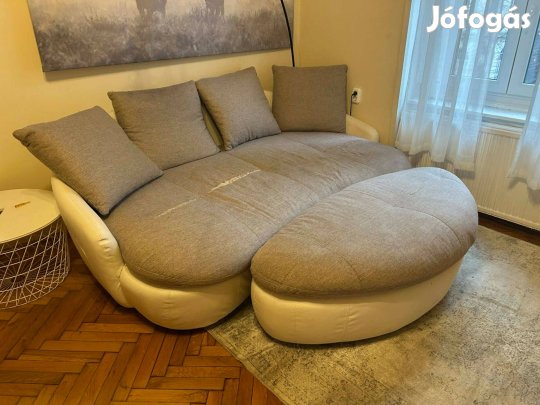 Eladó óriás kanapé ülőkével