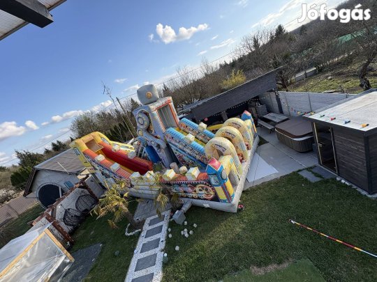 Eladó óriás légvár.